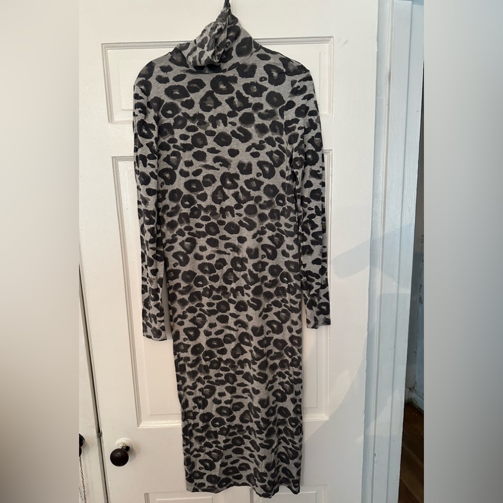 🐆Gray Leopard Turtleneck Stretch Dress🐆
